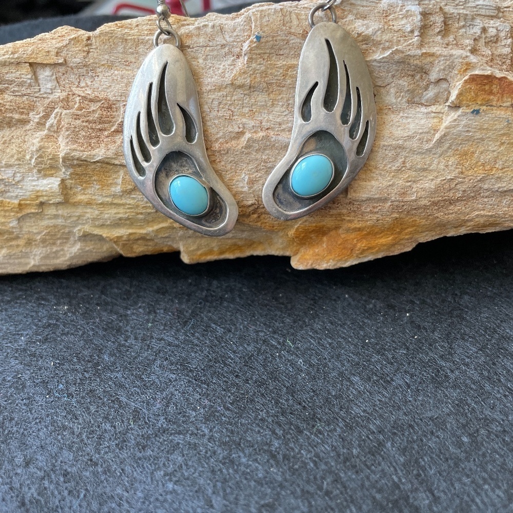 Turquoise Native American bear claw earrings. - Picture 8 of 8